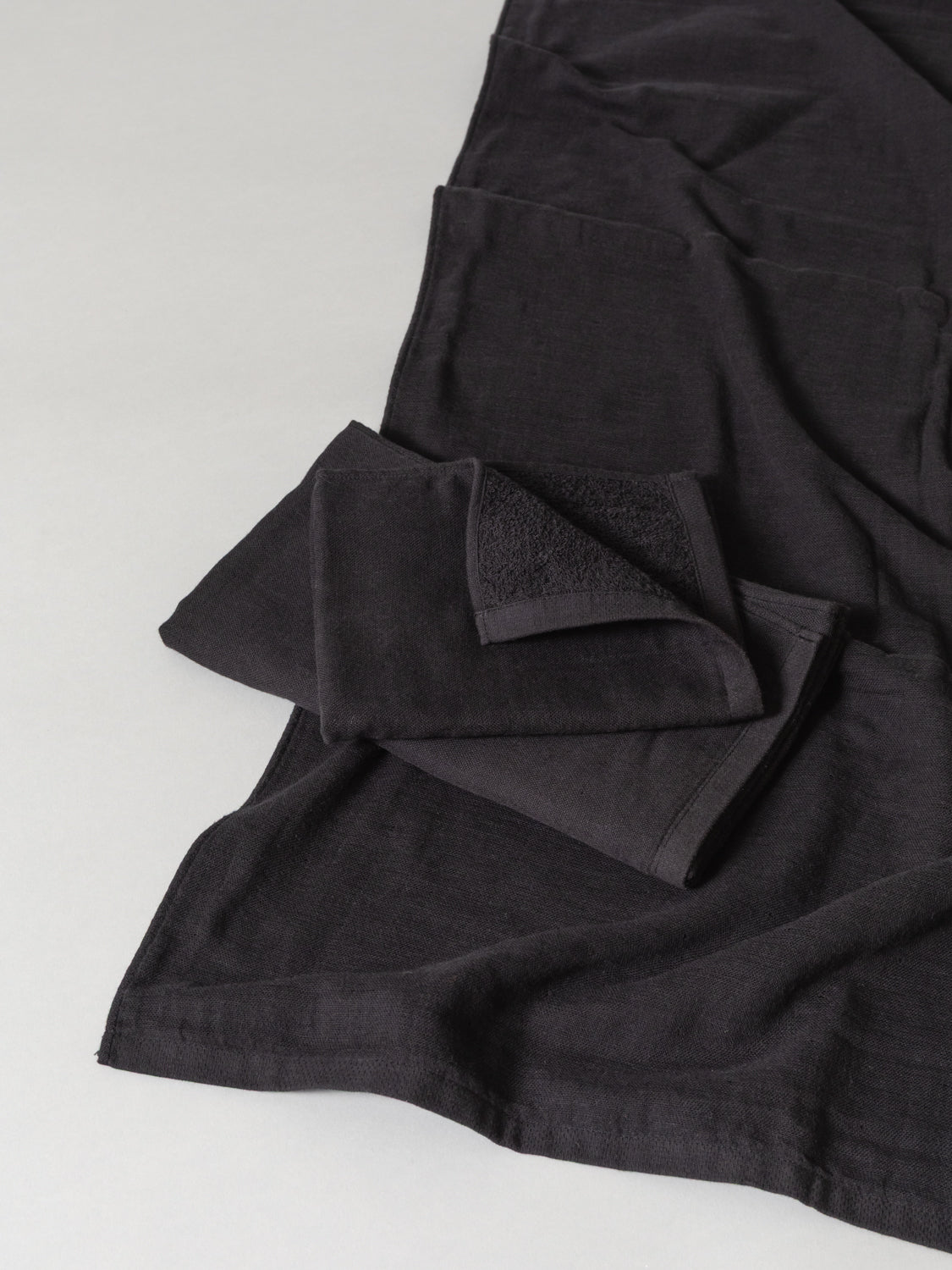 Gauze Towel, Black | MORIHATA