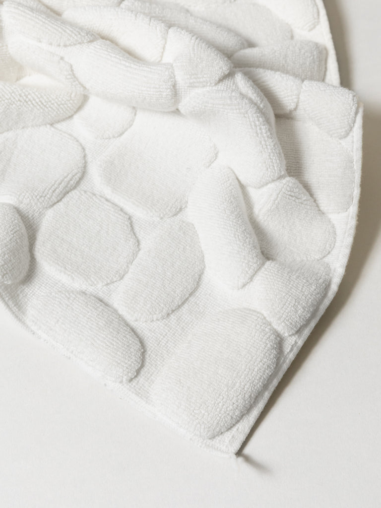 Ishikoro Pebble Bath Mat, White